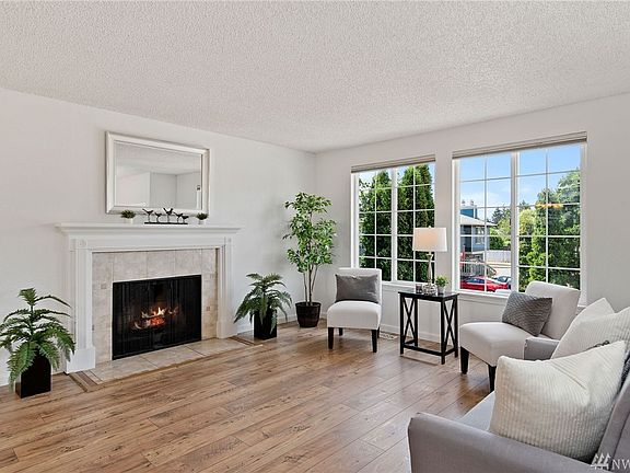 2nd image of 3319 52nd Ave NE