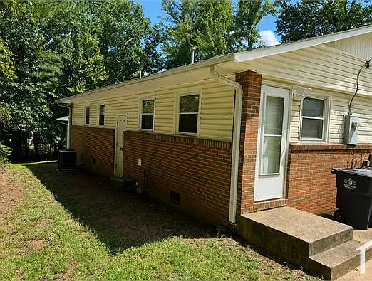 3 bed, 974 sqft, $1,550 — Photo 4