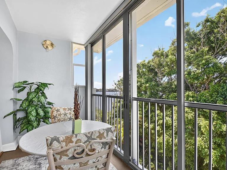 1810 New Palm Way #415 — Photo 9