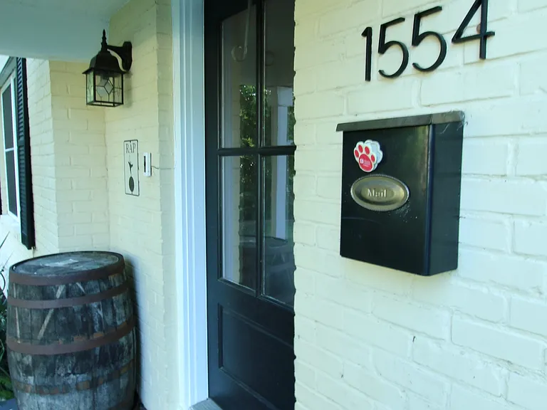 1554 Geraldine Dr — Photo 3
