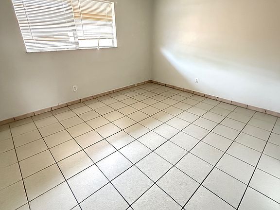 4th image of 3960 SW 51st St #2