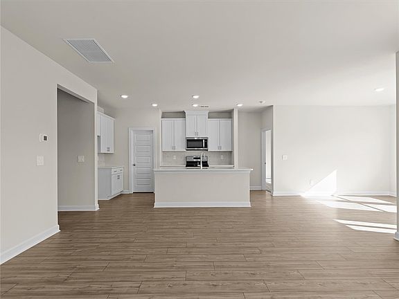 5th image of 115 Martel Dr