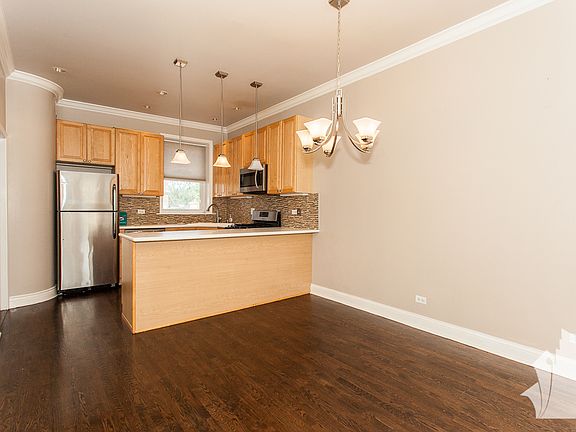 3rd image of 3852 N Southport Ave #3TFF