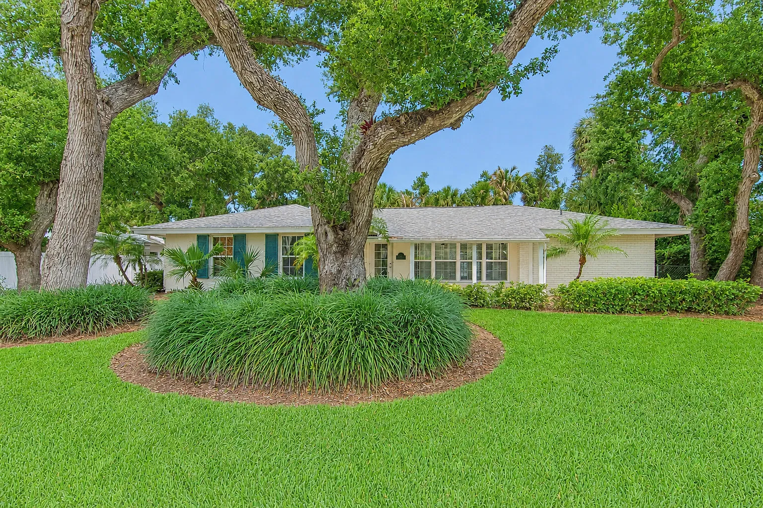 4 bed, 1894 sqft, $4,500 — Photo 1