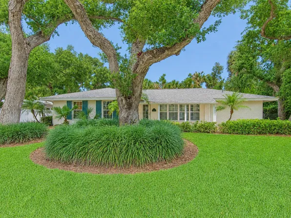 525 Iris Ln, Vero Beach, FL 32963