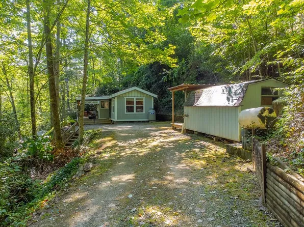 283 Briggs Cove Road, Robbinsville, NC 28771