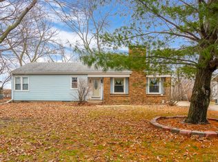 204 Robinson Dr, Morris, IL 60450