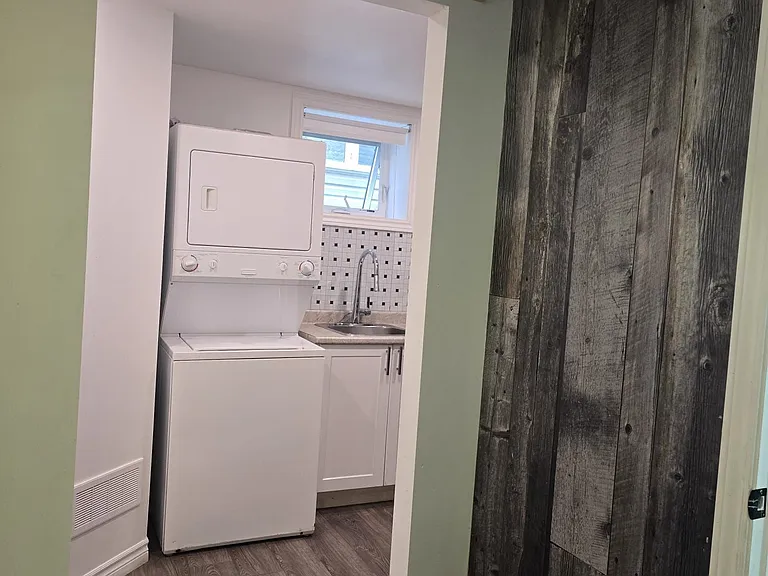 208 English Ln — Photo 16