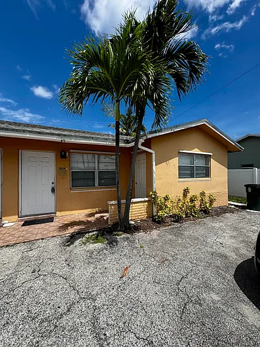 2824 N Dixie Hwy #2824 Photo 1