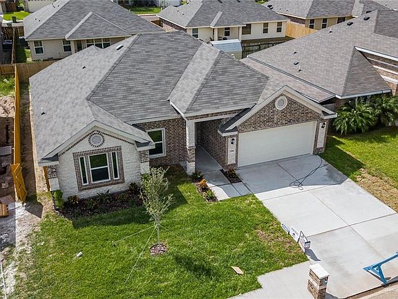 3rd image of 2206 Primrose Dr