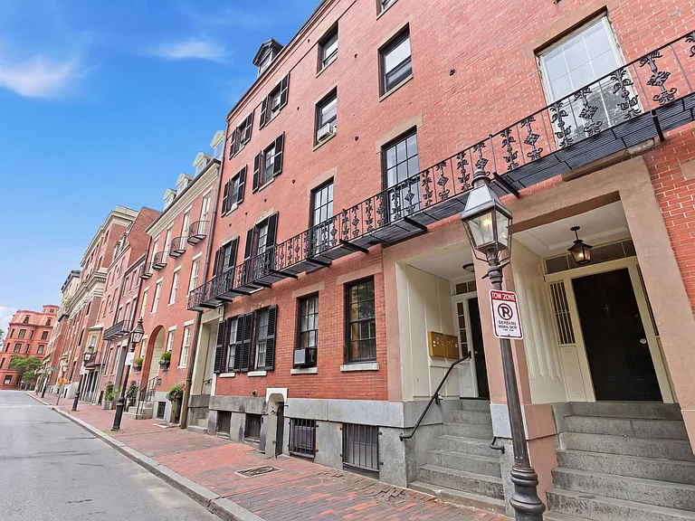 4 Derne St #2 — Photo 30