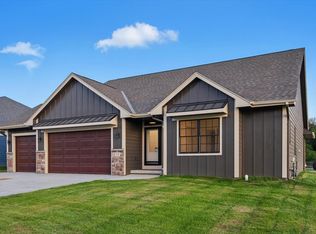 703 Oak Ridge Dr, Glenwood, IA 51534