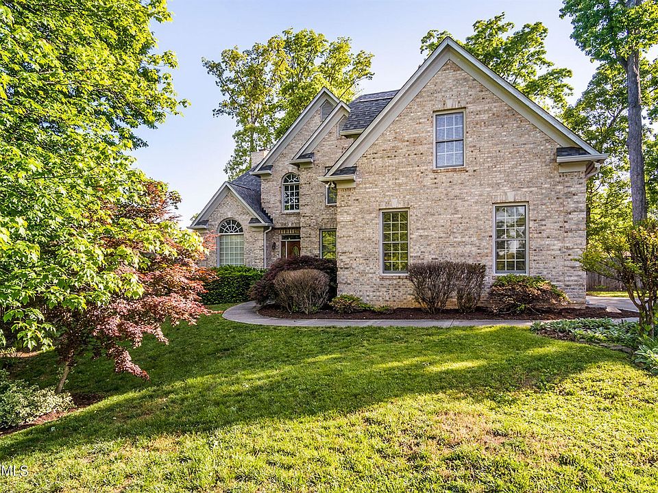 1st image of 904 Vista Oaks Ln