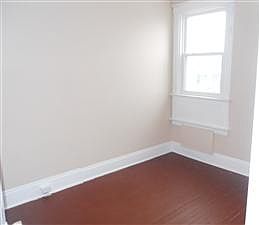 5th image of 1029 Ross Ave APT J