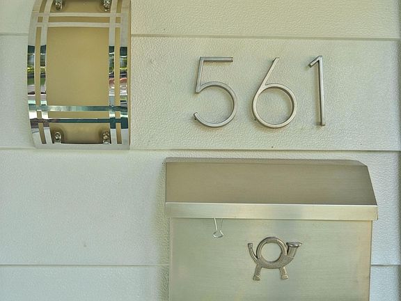 3rd image of 561 Stratford Dr