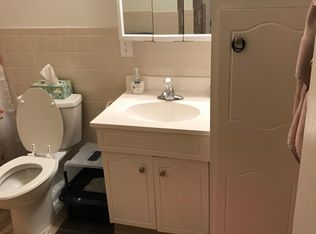 75 Oxford Dr, Norwich, CT 06360