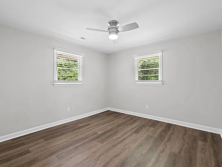 5501 Old Buncombe Rd — Photo 21