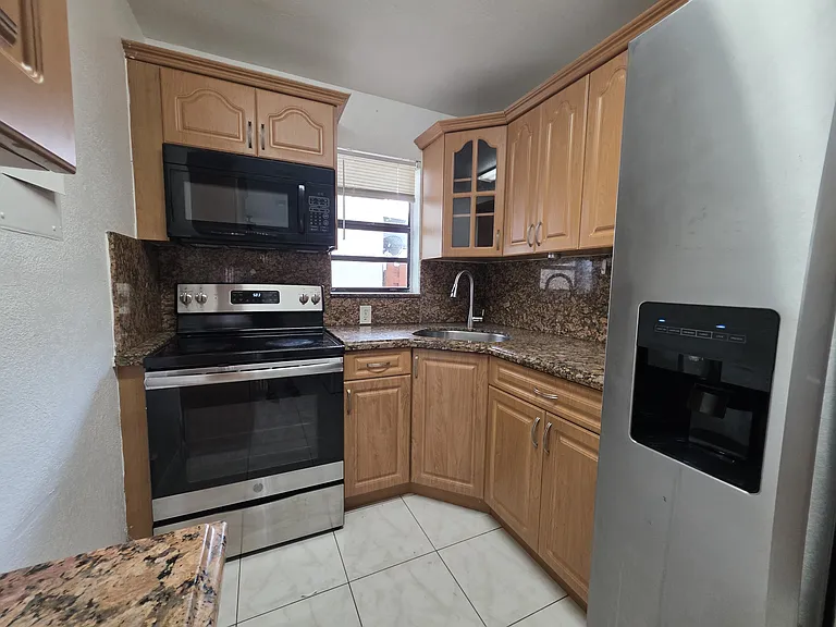 5827 W 26th Ave #2 — Photo 4