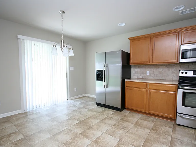 225 Bermuda Lakes Dr — Photo 5