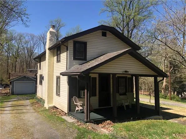 4024 S 2nd St, Emmaus, PA 18049