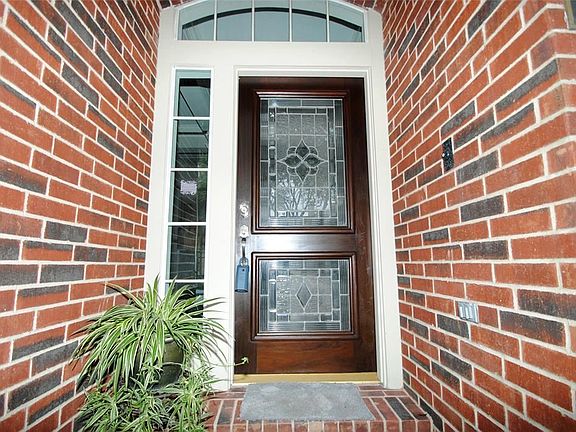 3rd image of 807 Epperson Way Ct
