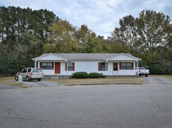 124 Ivie Cir