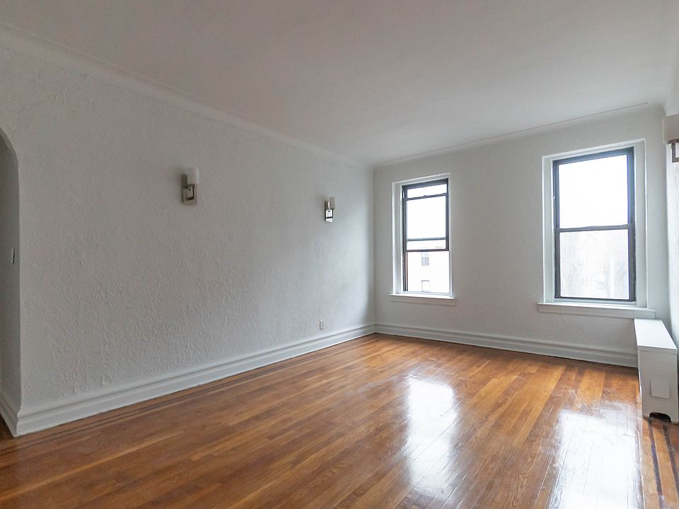 1st image of 101 Marine Ave #33