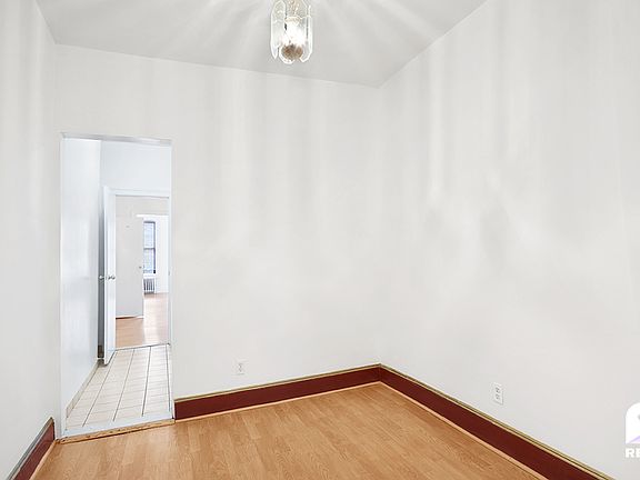 3rd image of 932 Columbus Ave #3S