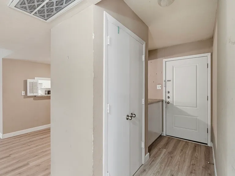 4112 Bowser Ave #205 — Photo 3