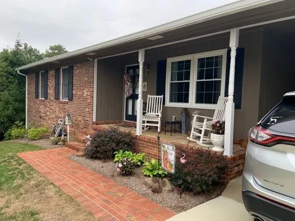 411 Valley Dr, South Boston, VA 24592