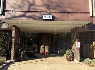 850 Wellington Ave UNIT 415, Elk Grove Village, IL 60007