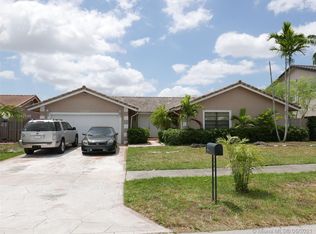 6350 NW 200th Ter, Hialeah, FL 33015