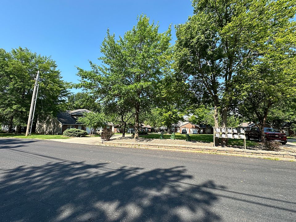 1st image of 819 Charles St #827