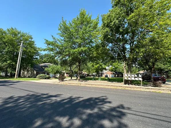 819 Charles St #827, Columbia, MO 65201
