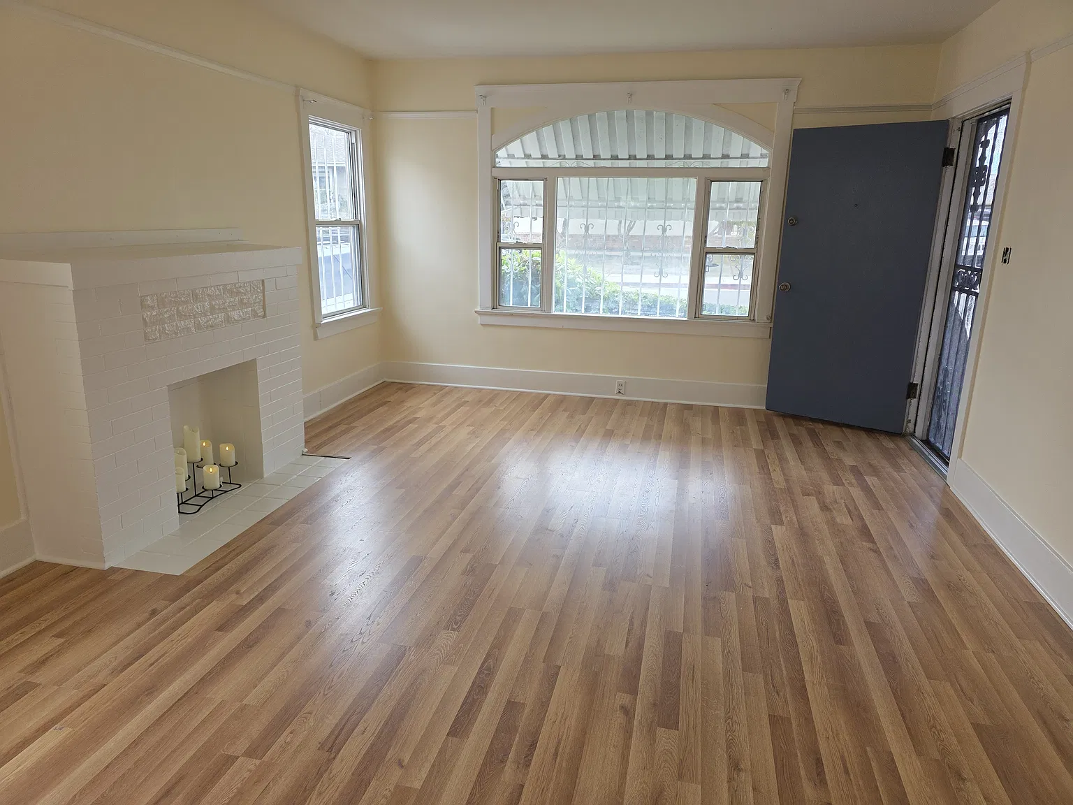 3 bed, 1130 sqft, $4,500 — Photo 2