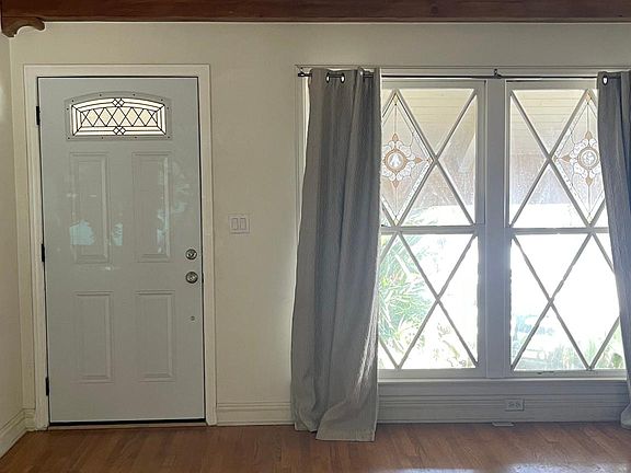 4th image of 23040 Dolorosa St