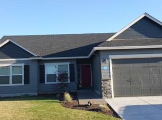 977 SW Coral St, Junction City, OR