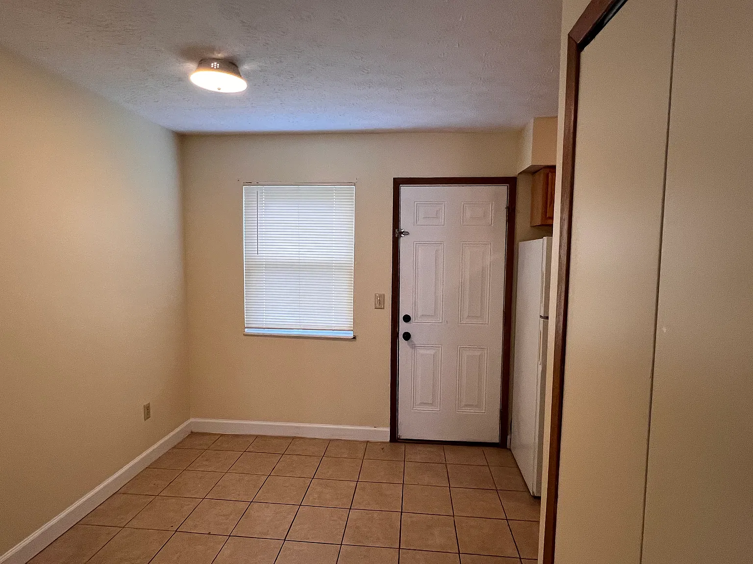 2 bed, 1.5 bath, 960 sqft, $1,100 — Photo 4