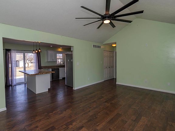 2nd image of 25669 Cypress Ct