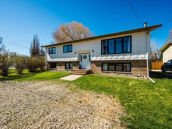 929 Leopard St, Sheridan, WY 82801