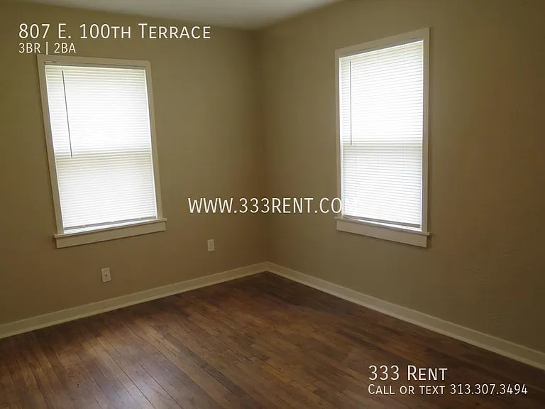 807 E 100th Ter — Photo 10