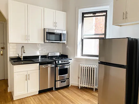 Rented by Waverly Realty Associates | media 2