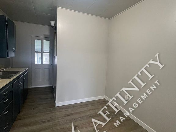 3rd image of 112 4th Ave SE APT 7