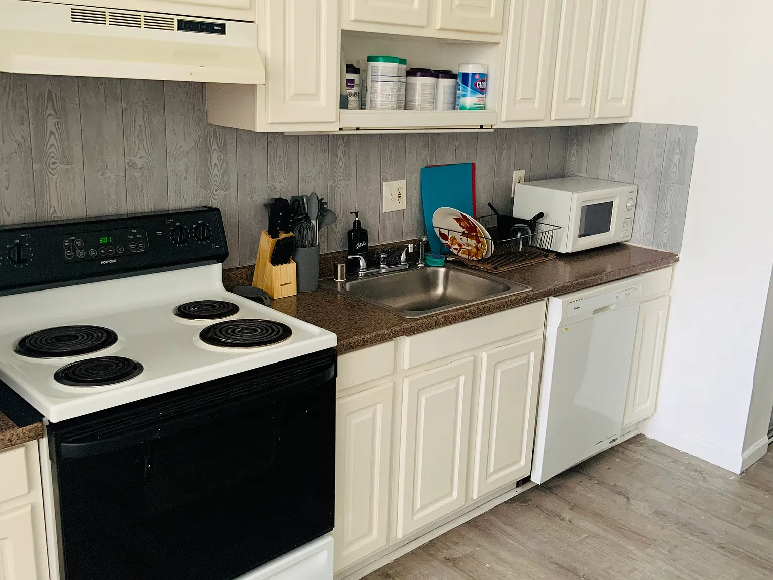1721 Guilford Ave — Photo 3