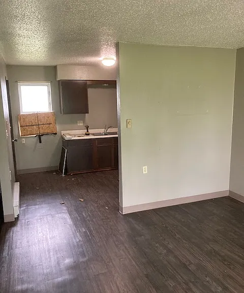 704 S Cayuga St — Photo 3