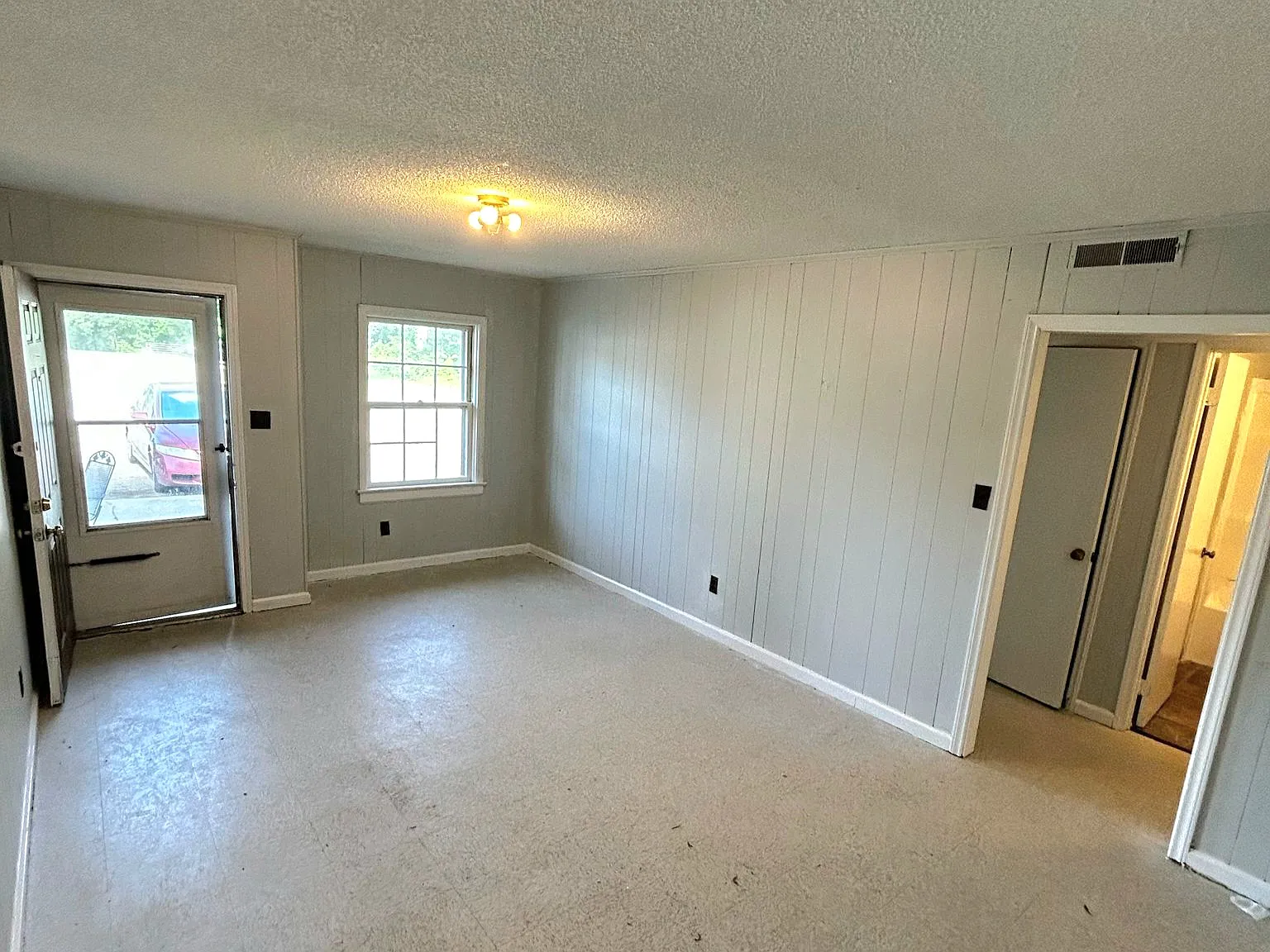 2 bed, $750 — Photo 2