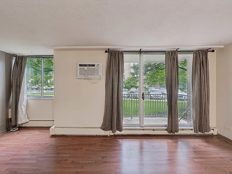 2211 S Stewart Ave #1A — Photo 8
