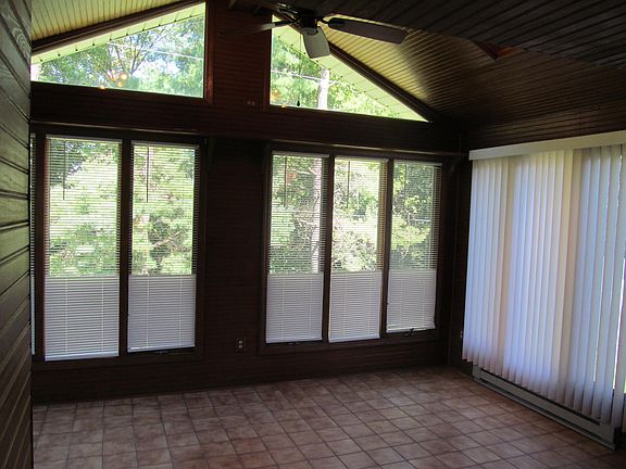 5th image of 1020 Almond Dr