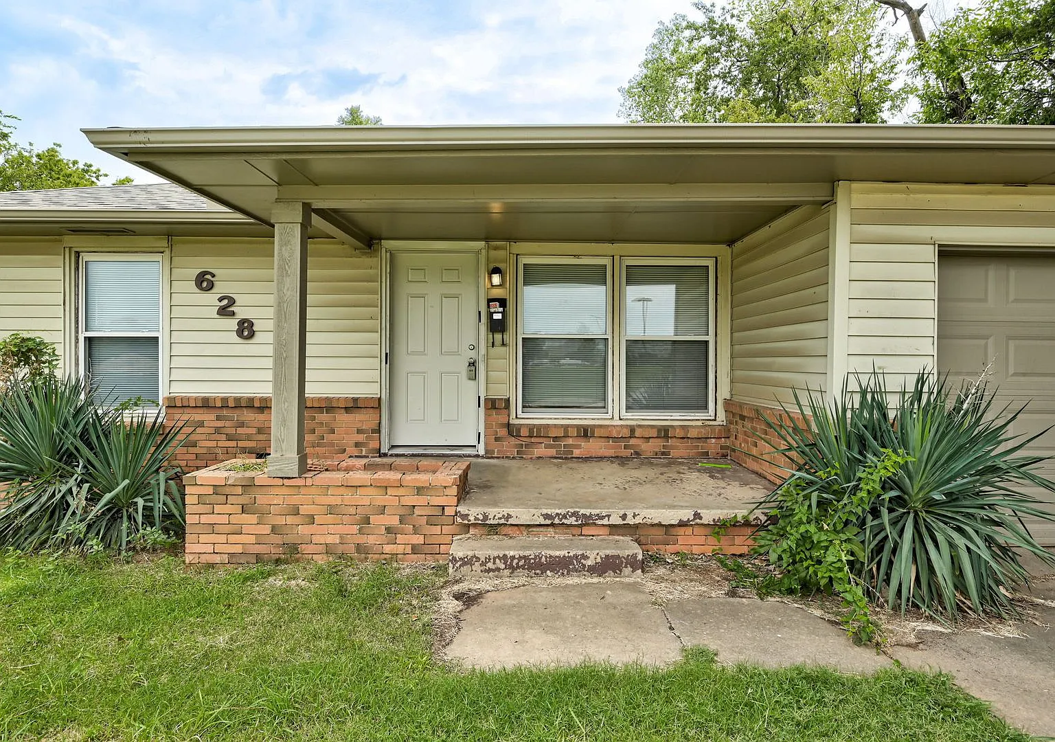 Charming 3-Bedroom Home Near the Capitol Don't Miss Out! — Photo 3