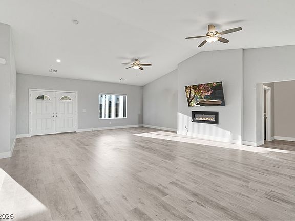 4th image of 2261 Pampa Ave